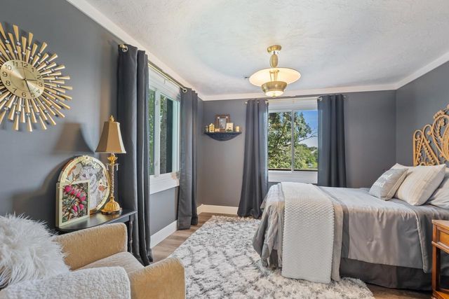 15601 Summit Drive, Eden Prairie, MN 55347