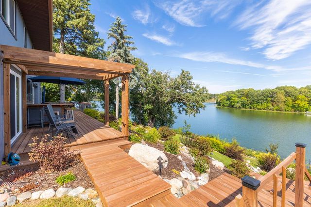15601 Summit Drive, Eden Prairie, MN 55347