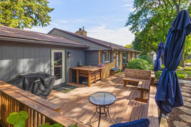 15601 Summit Drive, Eden Prairie, MN 55347