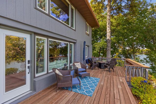 15601 Summit Drive, Eden Prairie, MN 55347