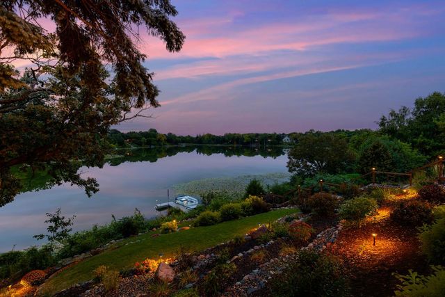 15601 Summit Drive, Eden Prairie, MN 55347