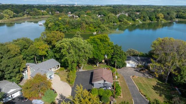 15601 Summit Drive, Eden Prairie, MN 55347