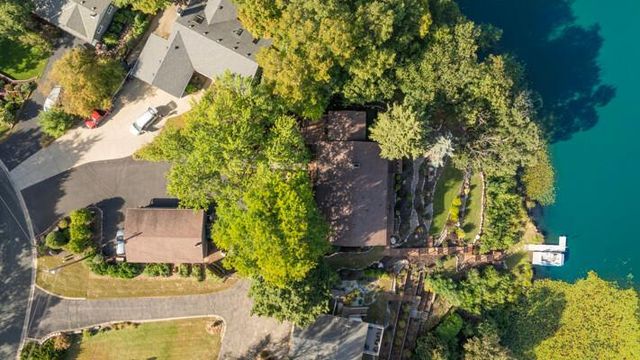 15601 Summit Drive, Eden Prairie, MN 55347