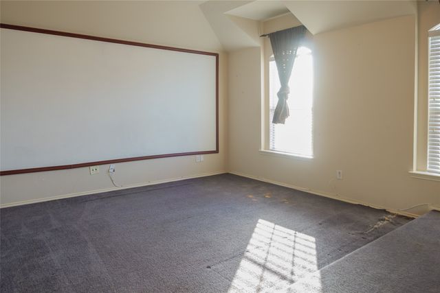 662 OAK CREEK Drive, Cedar Hill, TX 75104