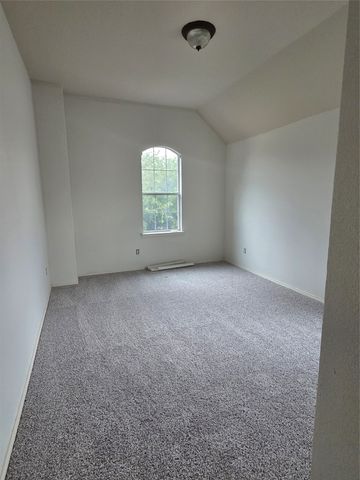 662 OAK CREEK Drive, Cedar Hill, TX 75104