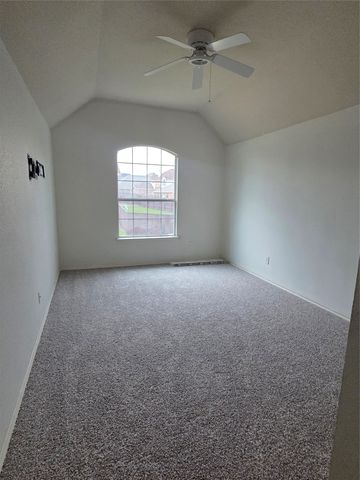 662 OAK CREEK Drive, Cedar Hill, TX 75104