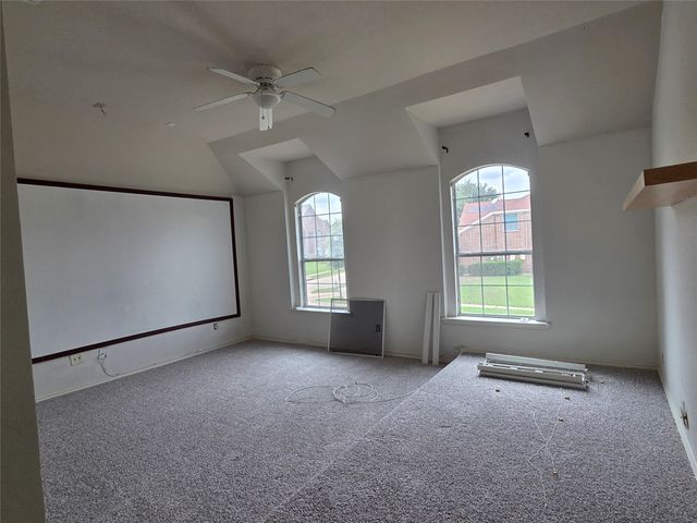 662 OAK CREEK Drive, Cedar Hill, TX 75104