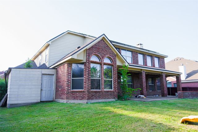 662 OAK CREEK Drive, Cedar Hill, TX 75104