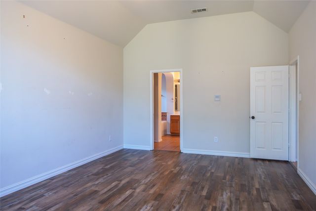 662 OAK CREEK Drive, Cedar Hill, TX 75104