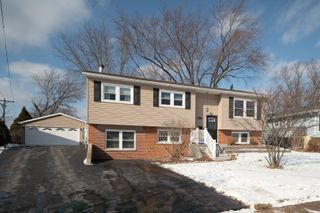 7324 Willow Avenue, Woodridge, IL 60517