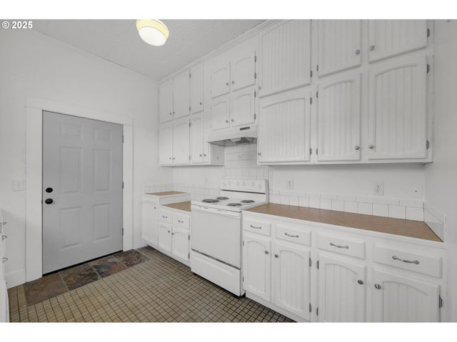 171 HEDRICK CREEK Ave, Drain, OR 97435