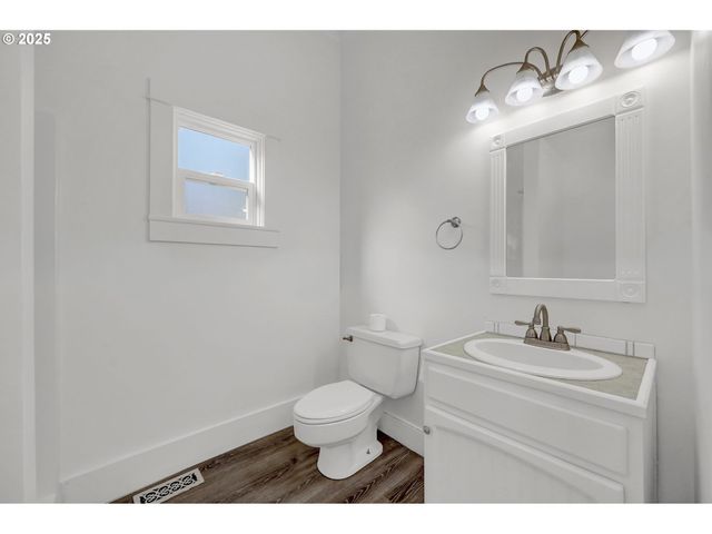 171 HEDRICK CREEK Ave, Drain, OR 97435