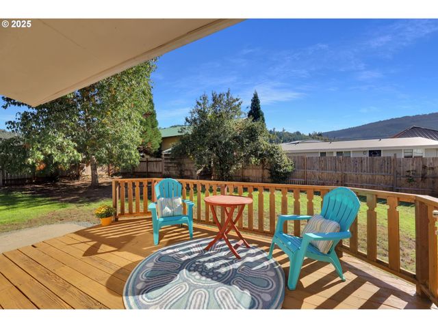 171 HEDRICK CREEK Ave, Drain, OR 97435