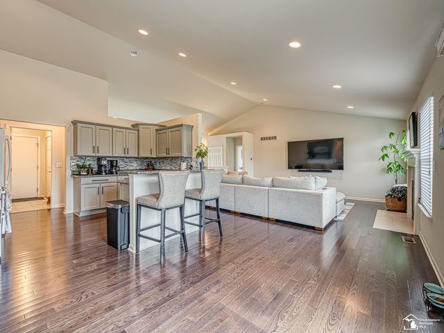 901 Plum Tree Circle, Monroe, MI 48161