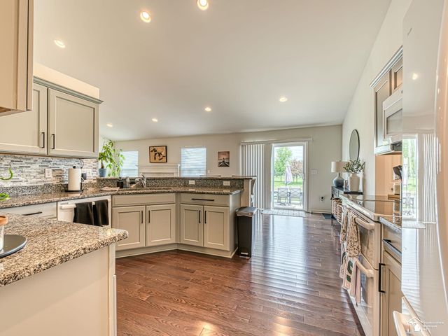 901 Plum Tree Circle, Monroe, MI 48161