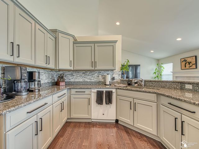 901 Plum Tree Circle, Monroe, MI 48161