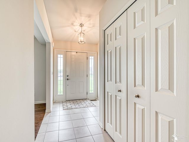 901 Plum Tree Circle, Monroe, MI 48161