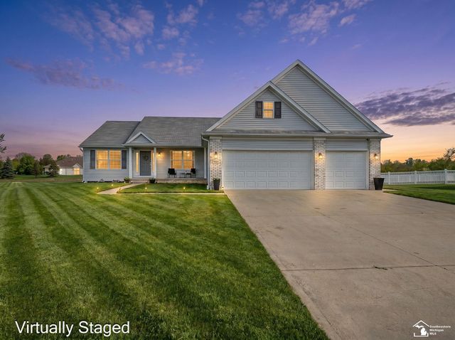 901 Plum Tree Circle, Monroe, MI 48161