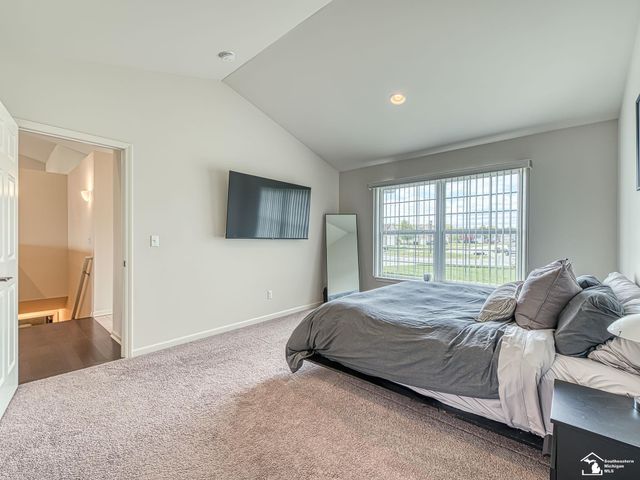 901 Plum Tree Circle, Monroe, MI 48161
