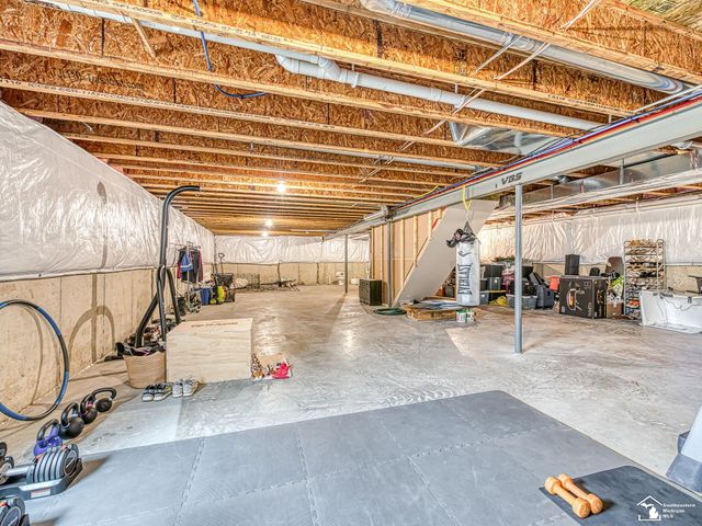 901 Plum Tree Circle, Monroe, MI 48161