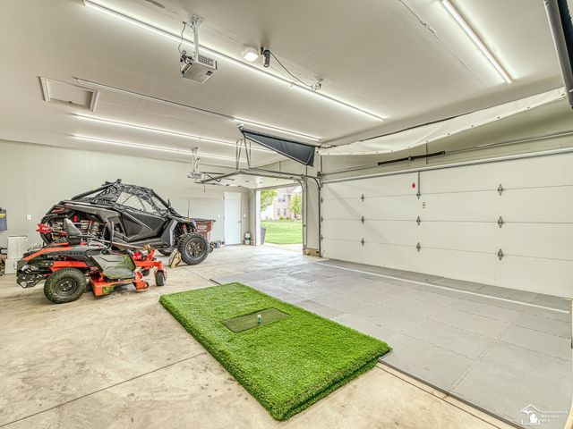901 Plum Tree Circle, Monroe, MI 48161