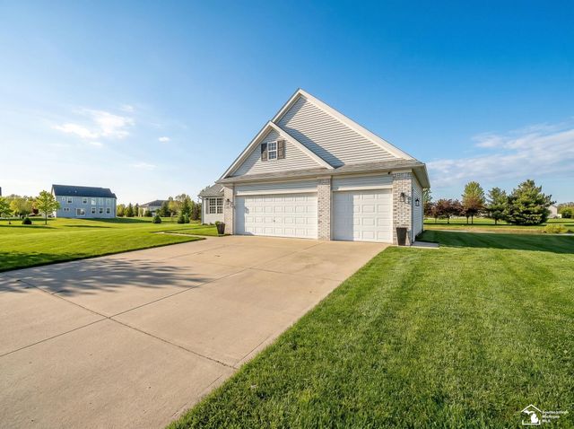 901 Plum Tree Circle, Monroe, MI 48161