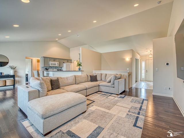 901 Plum Tree Circle, Monroe, MI 48161