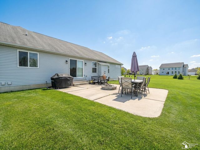 901 Plum Tree Circle, Monroe, MI 48161
