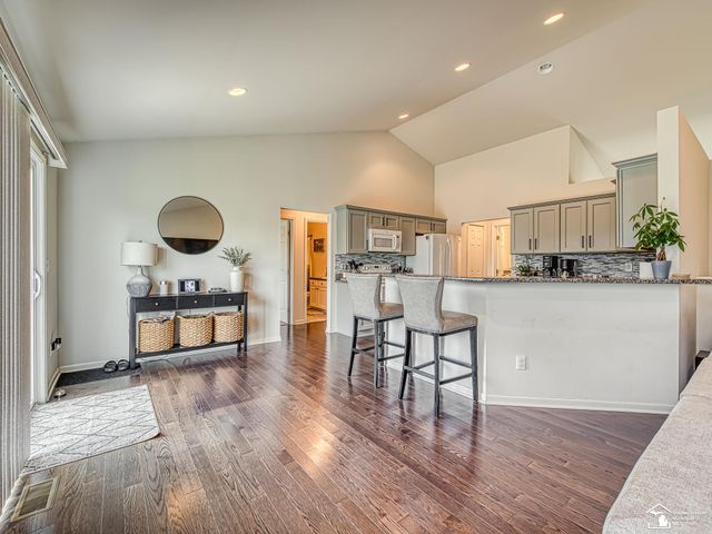 901 Plum Tree Circle, Monroe, MI 48161