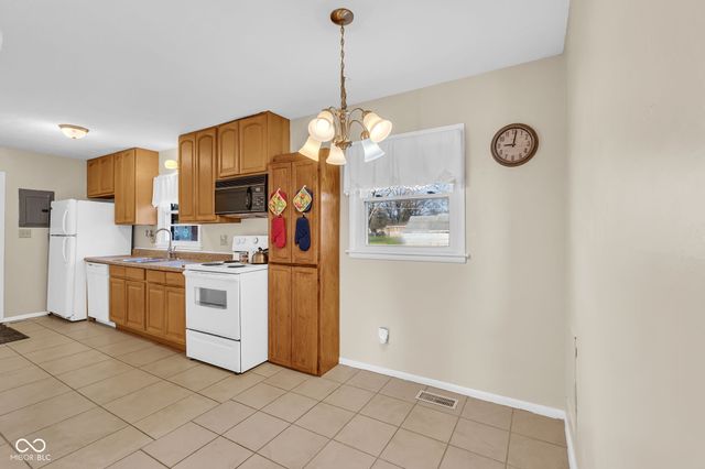 4828 Oaknoll Drive, Indianapolis, IN 46221