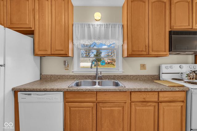 4828 Oaknoll Drive, Indianapolis, IN 46221