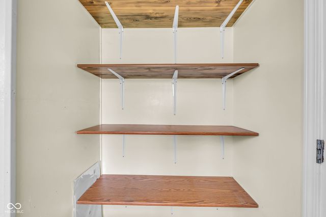 4828 Oaknoll Drive, Indianapolis, IN 46221