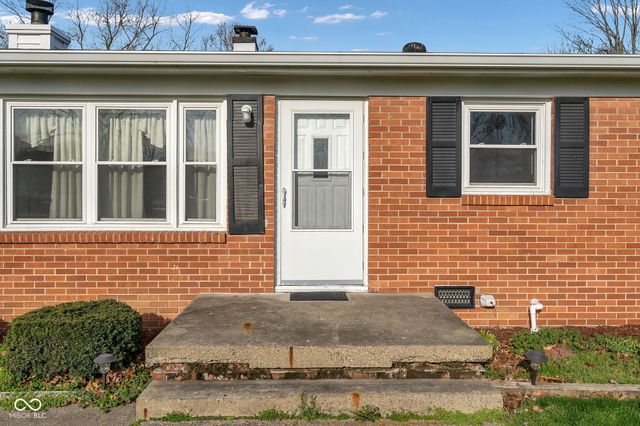 4828 Oaknoll Drive, Indianapolis, IN 46221