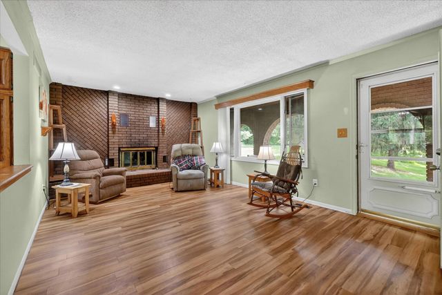2717 Fishbeck Road, Howell, MI 48843