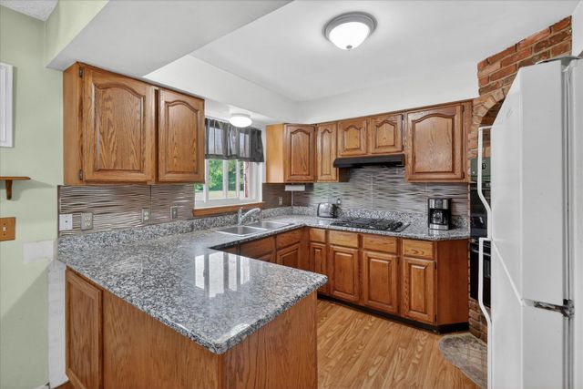 2717 Fishbeck Road, Howell, MI 48843