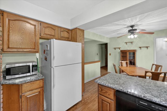 2717 Fishbeck Road, Howell, MI 48843