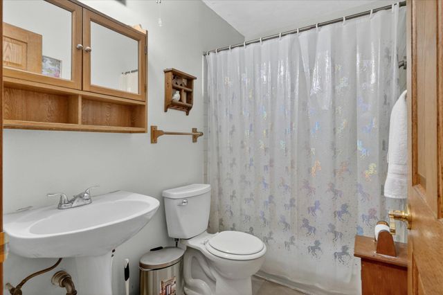2717 Fishbeck Road, Howell, MI 48843