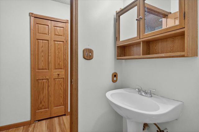2717 Fishbeck Road, Howell, MI 48843