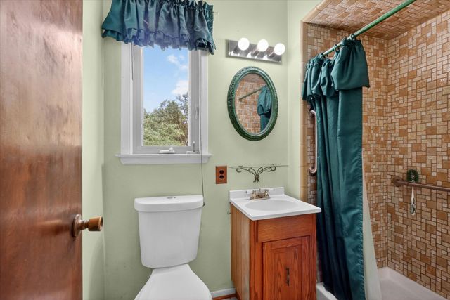 2717 Fishbeck Road, Howell, MI 48843