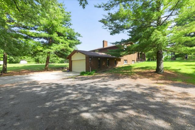 2717 Fishbeck Road, Howell, MI 48843