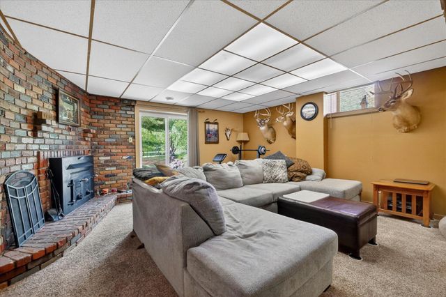2717 Fishbeck Road, Howell, MI 48843