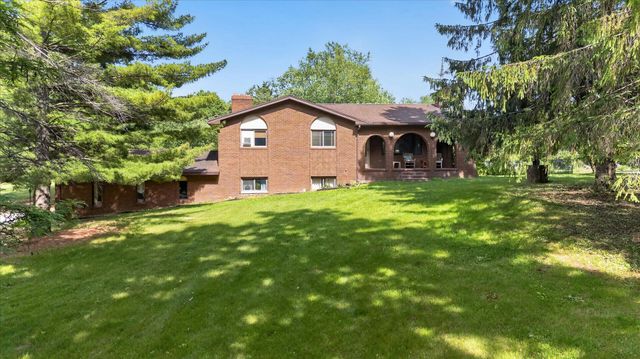 2717 Fishbeck Road, Howell, MI 48843