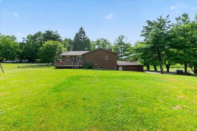 2717 Fishbeck Road, Howell, MI 48843