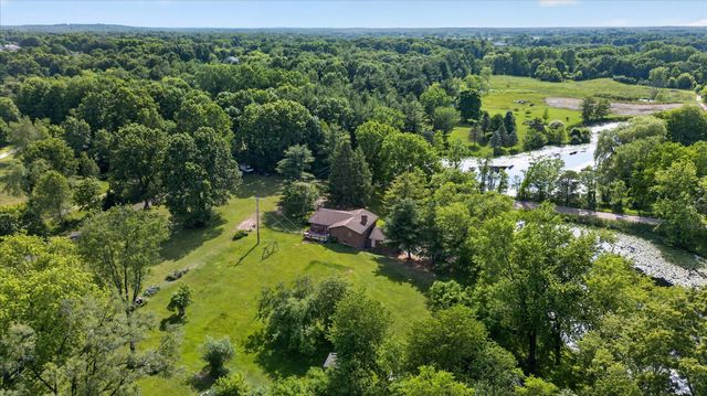 2717 Fishbeck Road, Howell, MI 48843