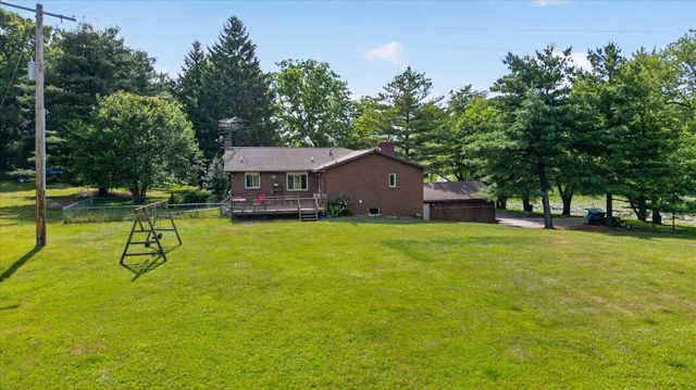 2717 Fishbeck Road, Howell, MI 48843