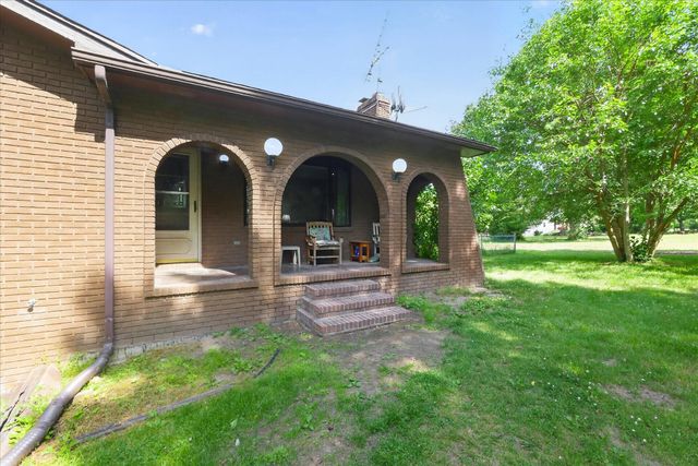 2717 Fishbeck Road, Howell, MI 48843