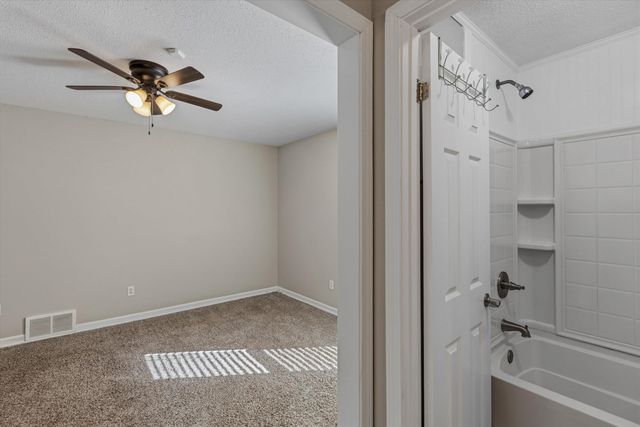 7251 HILLSHIRE DR, Memphis, TN 38133