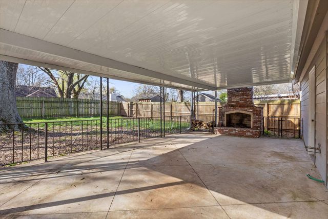 7251 HILLSHIRE DR, Memphis, TN 38133