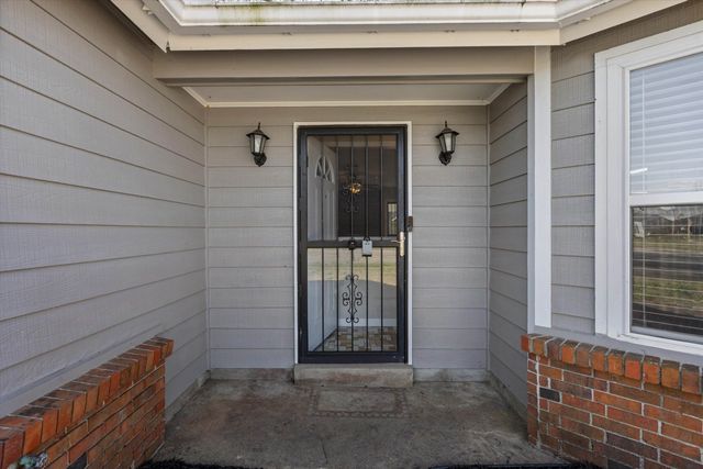 7251 HILLSHIRE DR, Memphis, TN 38133