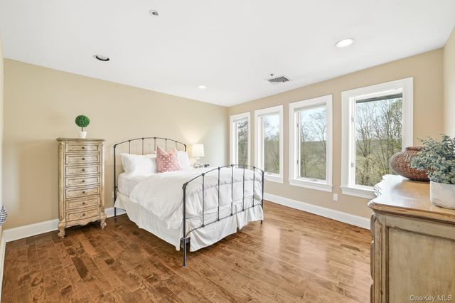22 Random Farms Circle, Chappaqua, NY 10514